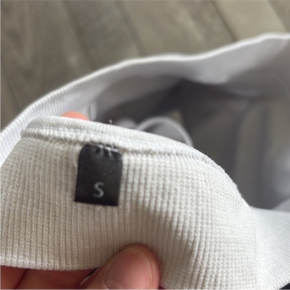 Alphalete Athletics Size Small Off-White Stratus Sports Bra. - Picture 4 of 4